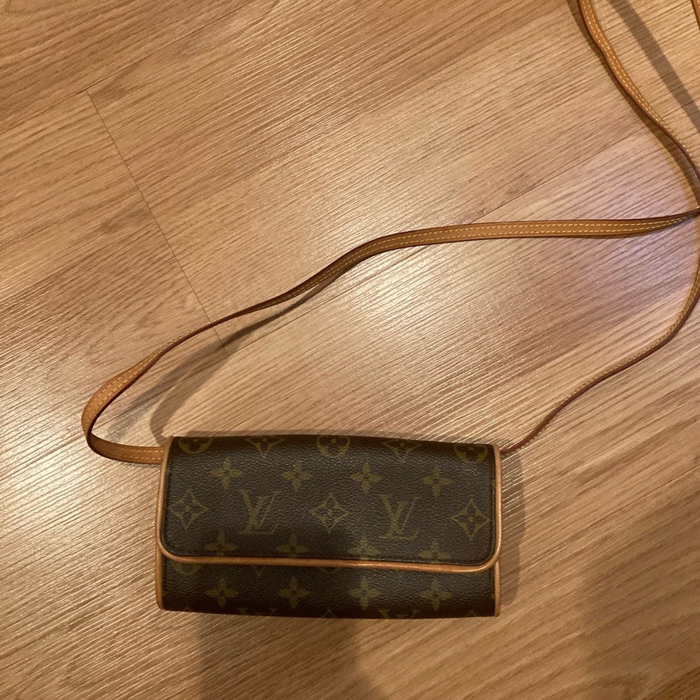 Louis Vuitton clutch/cross body bag. Like new